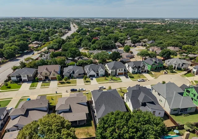 Photo 3 of Single family home for sale at 2081 Holt Way, Grapevine, TX 76051 | MLS# 21029425 | Listing updated on 2026-10-05