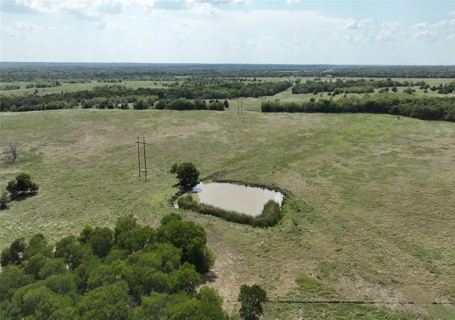 Photo 3 of House for sale at 2464 County Rd 1245, Savoy, TX 75479 | MLS# 21028755 | Listing updated on 2026-08-03