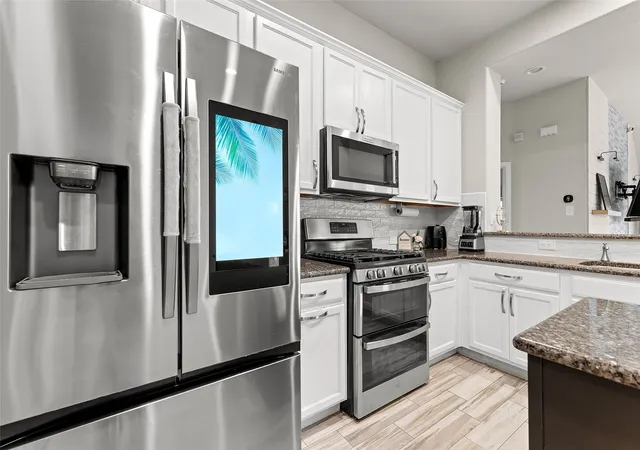 Photo 4 of Single family home for sale at 504 Grayson Lane, Lake Dallas, TX 75065 | MLS# 21032027 | Listing updated on 2026-09-25