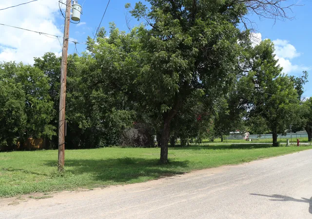 Homes for sale in San Saba, TX | 708 W Lewis St, San Saba, TX 76877 | MLS# 21032724