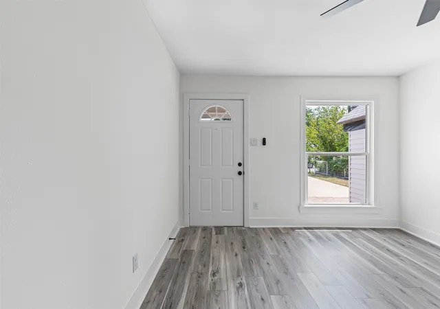5th image of 2327 Brookfield Ave, Dallas, TX 75235 | MLS# 21032876