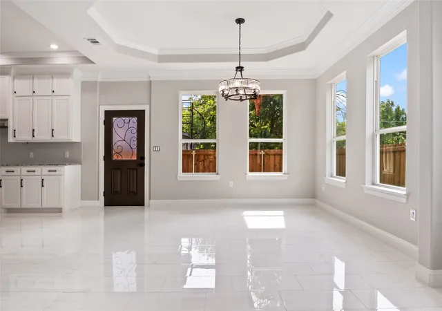 Photo 3 of Sale Pending at 3102 Chicago St, Dallas, TX 75212 | MLS# 21027784 | Listing updated on 2026-09-23