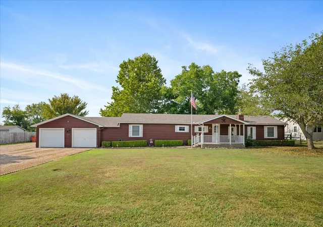Photo 1 of Sale Pending at 173 Wanda Ln, Greenville, TX 75402 | MLS# 21022347 | Listing updated on 2026-07-21