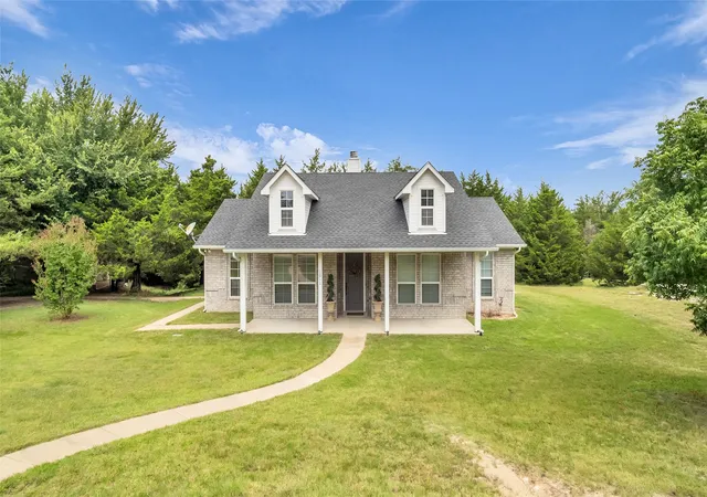 Homes for sale in Van Alstyne, TX | 1011 Sister Grove Rd, Van Alstyne, TX 75495 | MLS# 21027486