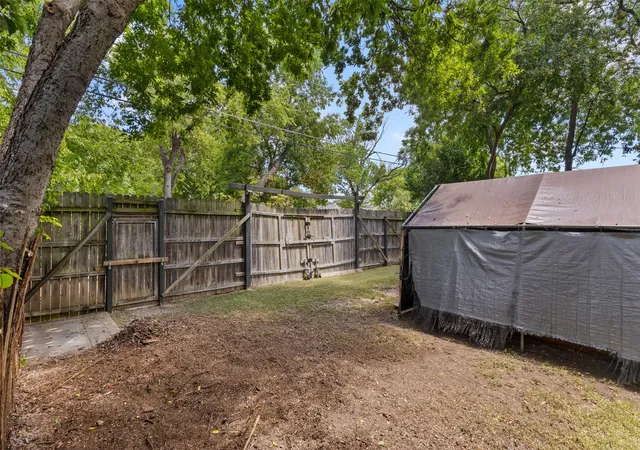 18th image of 1703 Brandon St, Dallas, TX 75208 | MLS# 21021678