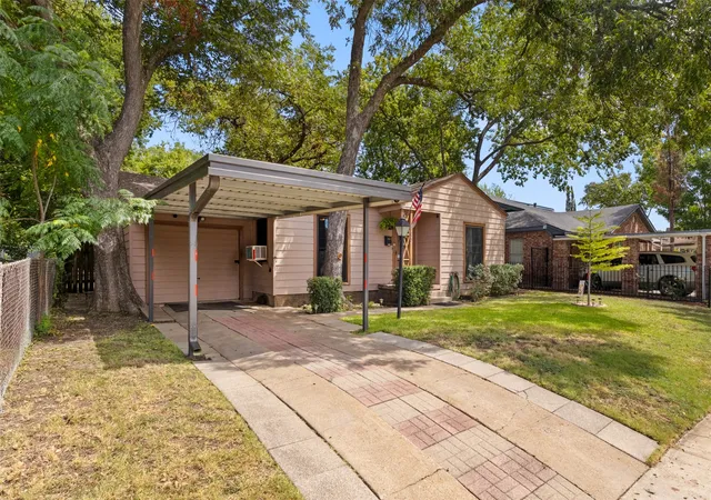 5th image of 1703 Brandon St, Dallas, TX 75208 | MLS# 21021678