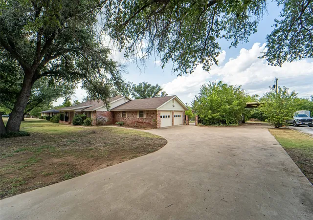 Homes for sale in Breckenridge, TX | 1508 W Elliott St, Breckenridge, TX 76424 | MLS# 21031667