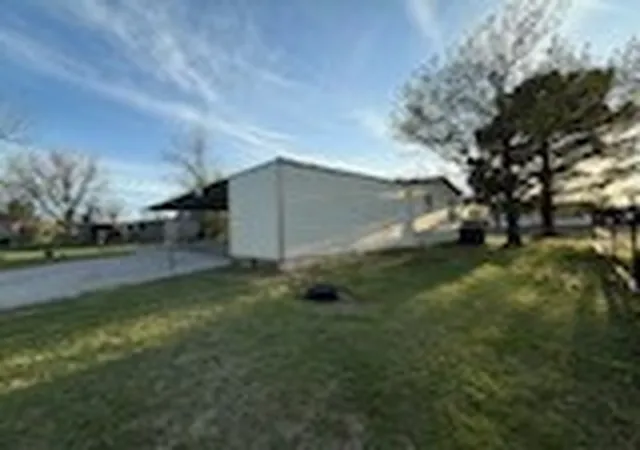 Photo 2 of Manufactured home for sale at 608 N Browning St, Seymour, TX 76380 | MLS# 21035571 | Listing updated on 2026-08-24