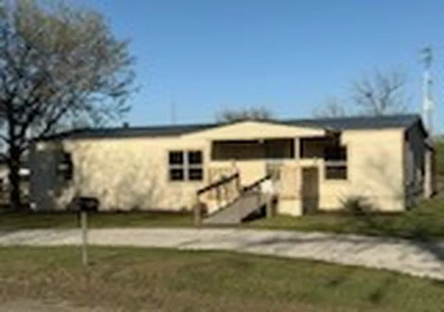 Photo 3 of Manufactured home for sale at 608 N Browning St, Seymour, TX 76380 | MLS# 21035571 | Listing updated on 2026-08-24