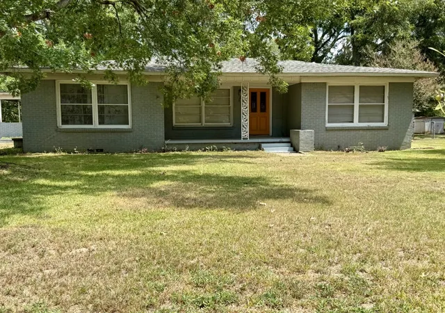 Homes for sale in Sulphur Springs, TX | 1600 Irwin Ln, Sulphur Springs, TX 75482 | MLS# 21036448
