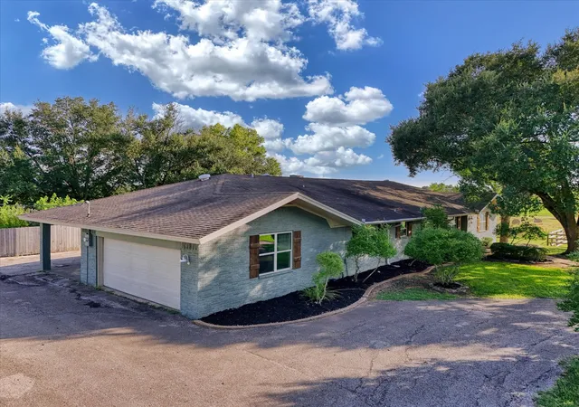 Photo 3 of Single family home for sale at 2275 W Moonlight Dr, Robinson, TX 76706 | MLS# 21031015 | Listing updated on 2026-07-13