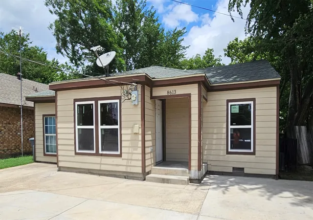 Photo 1 of Single family home for sale at 8613 Elam Rd, Dallas, TX 75217 | MLS# 21030098 | Listing updated on 2026-09-16