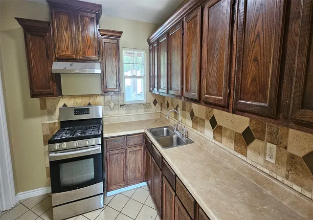 Photo 4 of Single family home for sale at 8613 Elam Rd, Dallas, TX 75217 | MLS# 21030098 | Listing updated on 2026-09-16