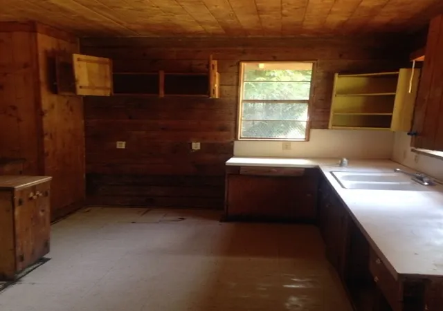 2nd image of 2524 Lindholm St, Shreveport, LA 71108 | MLS# 21039015