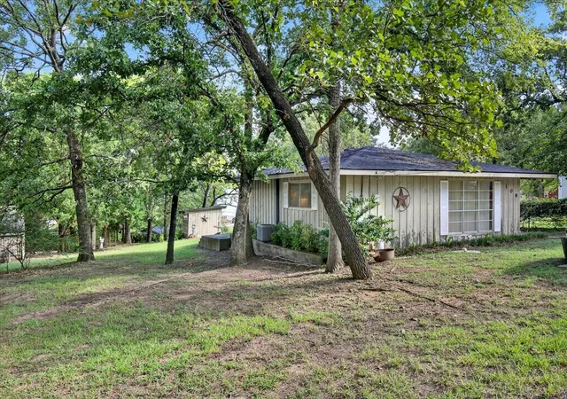 Homes for sale in Tool, TX | 109 Circle Dr, Tool, TX 75143 | MLS# 21039525
