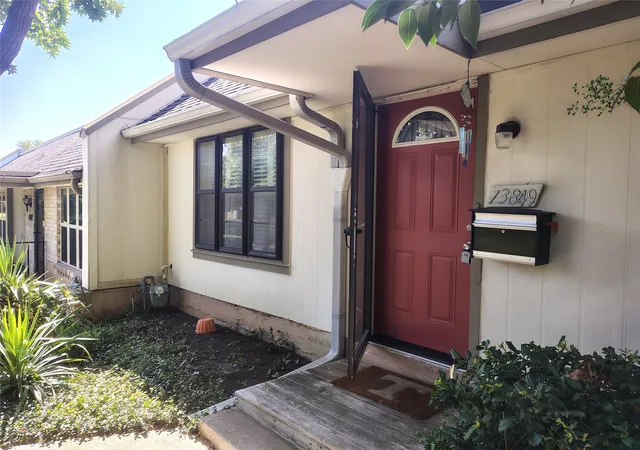 Photo 2 of Sale Pending at 13849 Leinsper Green St, Dallas, TX 75240 | MLS# 21039254 | Listing updated on 2026-09-21