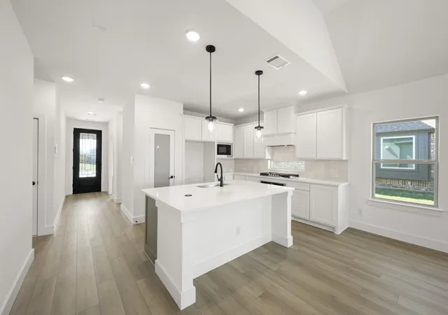 Photo 3 of Single family home for sale at 3549 Ironwood St, Midlothian, TX 76065 | MLS# 21040423 | Listing updated on 2026-08-28