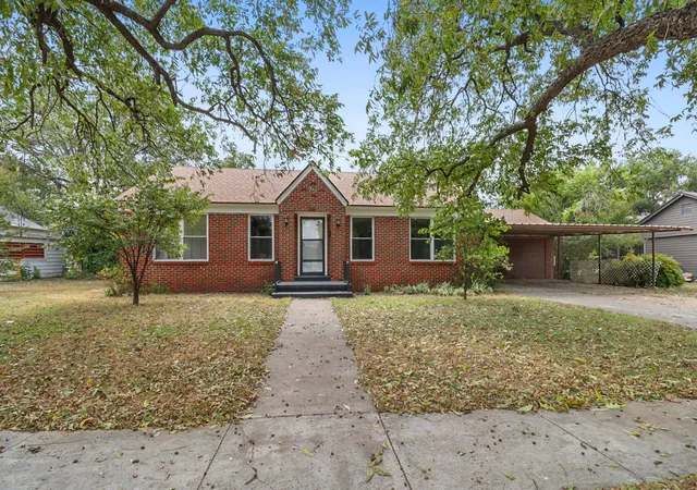 Homes for sale in Coleman, TX | 108 Miami St, Coleman, TX 76834 | MLS# 21040268