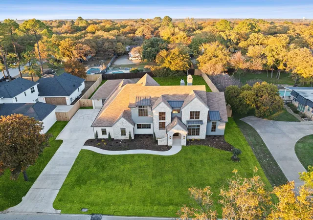 Photo 3 of Single family home for sale at 510 Bandit Trl, Colleyville, TX 76034 | MLS# 21036089 | Listing updated on 2026-08-18