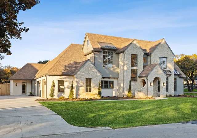 Photo 3 of Single family home for sale at 510 Bandit Trl, Colleyville, TX 76034 | MLS# 21036089 | Listing updated on 2026-08-18