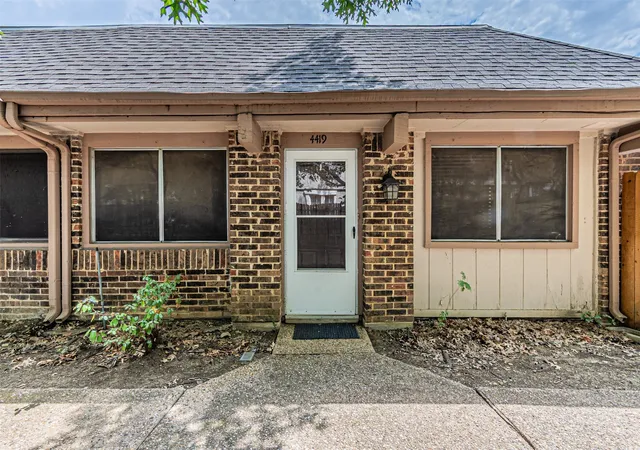 1st image of 4419 Westminster Dr, Irving, TX 75038 | MLS# 21040984