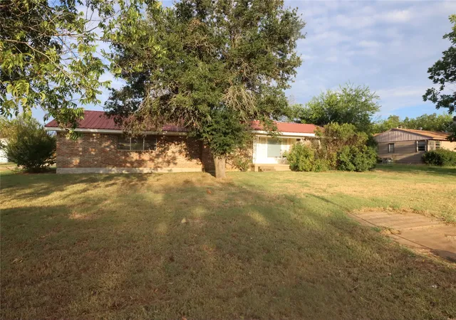 Homes for sale in Ranger, TX | 301 Travis St, Ranger, TX 76470 | MLS# 21041283