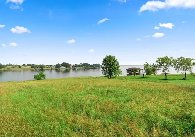 Homes for sale in Streetman, TX | 115 Lake Vista Dr, Streetman, TX 75859 | MLS# 21040451