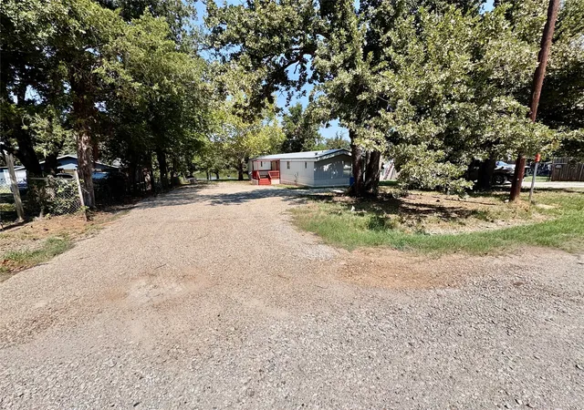 Homes for sale in Valley View, TX | 207 Wilson Rd, Valley View, TX 76272 | MLS# 21041763