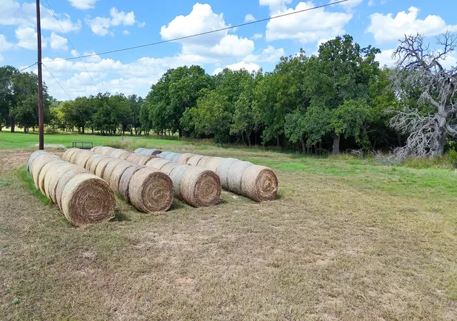 Homes for sale in Iredell, TX | 122 Private Road 2164, Iredell, TX 76649 | MLS# 21042163