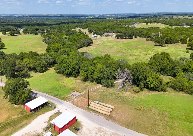 Homes for sale in Iredell, TX | 122 Private Road 2164, Iredell, TX 76649 | MLS# 21042163