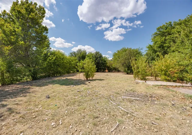 Photo 3 of Land for sale at 609 Gatewood Rd, Garland, TX 75043 | MLS# 21042974 | Listing updated on 2026-10-06