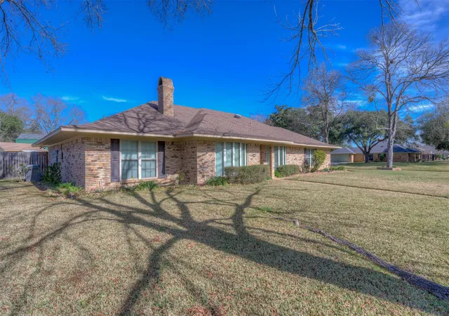 1st image of 5407 Coach Rd, Bossier City, LA 71111 | MLS# 21035662