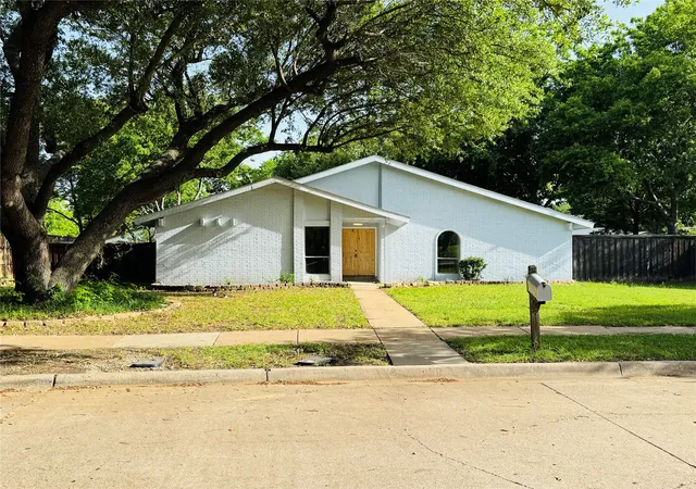 Photo 24 of Single family home for sale at 21 Grant Cir, Richardson, TX 75081 | MLS# 21043401 | Listing updated on 2026-07-22