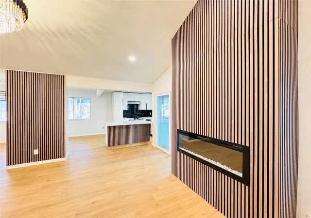 Photo 4 of Single family home for sale at 21 Grant Cir, Richardson, TX 75081 | MLS# 21043401 | Listing updated on 2026-07-22
