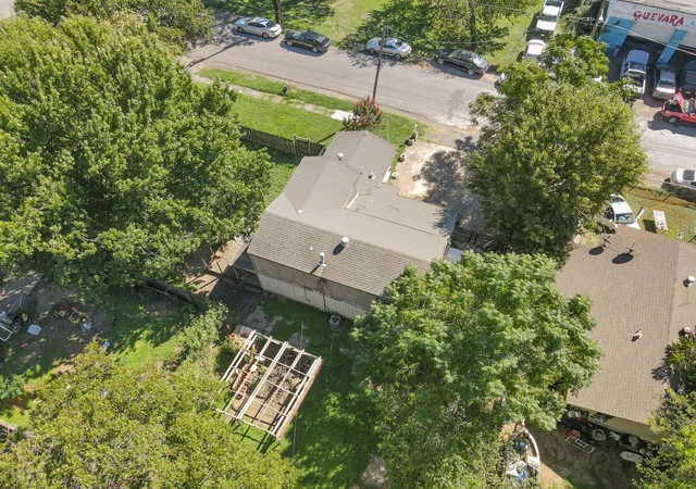 Photo 3 of Single family home for sale at 815 Viola St, Dallas, TX 75203 | MLS# 21043820 | Listing updated on 2026-09-05