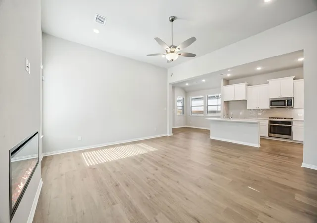 Photo 4 of Single family home for sale at 2109 Hazel Lily, Mesquite, TX 75181 | MLS# 21044429 | Listing updated on 2026-10-04