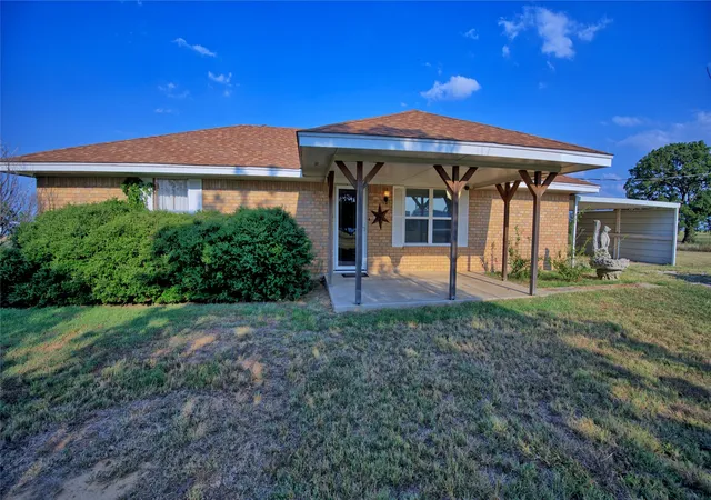 Homes for sale in Nocona, TX | 1740 Oak Shores Rd, Nocona, TX 76255 | MLS# 21045006