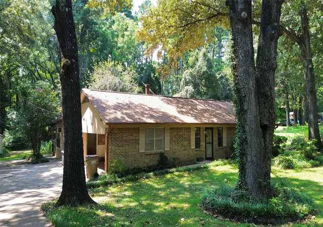 Photo 3 of Single family home for sale at 17320 Four Winds Way, Flint, TX 75762 | MLS# 21039594 | Listing updated on 2026-09-02