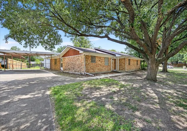 1st image of 1207 Royal Dr, Kaufman, TX 75142 | MLS# 21038350