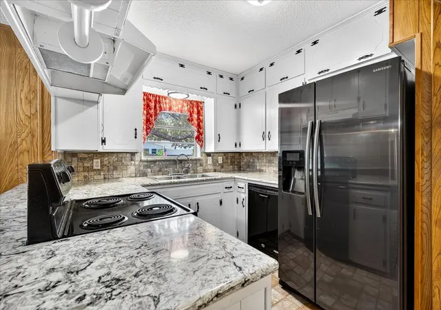 3rd image of 1207 Royal Dr, Kaufman, TX 75142 | MLS# 21038350