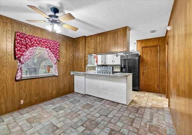 5th image of 1207 Royal Dr, Kaufman, TX 75142 | MLS# 21038350