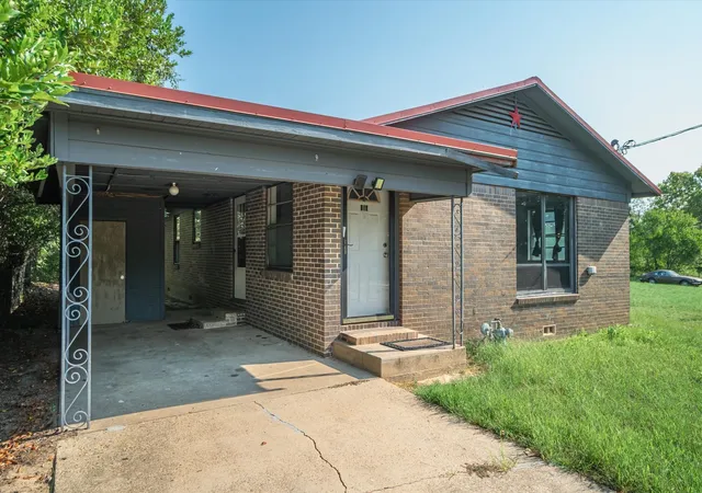 Homes for sale in Athens, TX | 410 Williams St, Athens, TX 75751 | MLS# 21045956