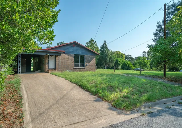 Homes for sale in Athens, TX | 410 Williams St, Athens, TX 75751 | MLS# 21045956