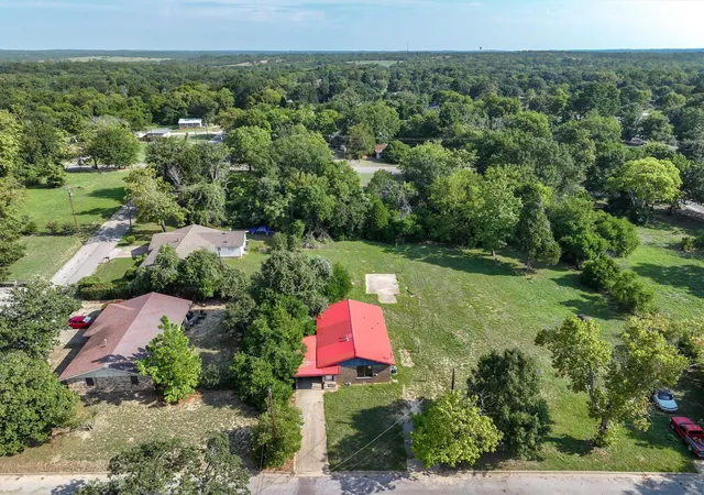 Homes for sale in Athens, TX | 410 Williams St, Athens, TX 75751 | MLS# 21045956