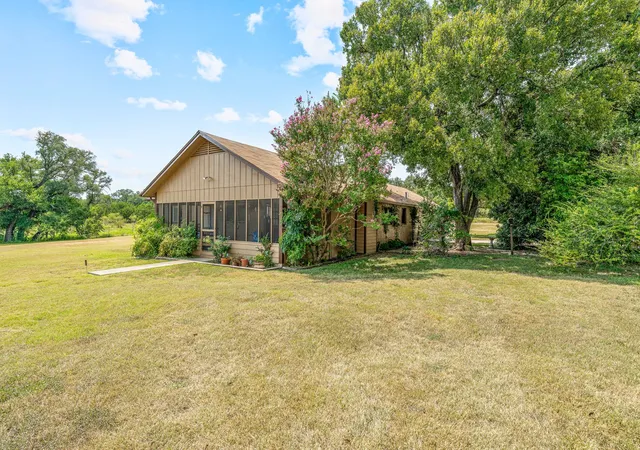 Homes for sale in Iredell, TX | 15061 Hwy 6, Iredell, TX 76649 | MLS# 21043073