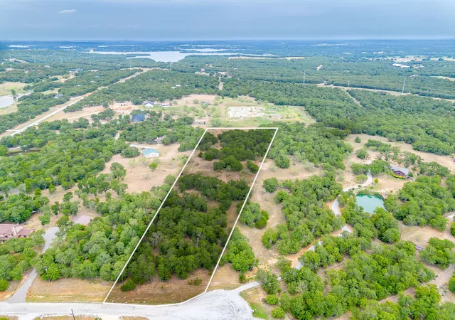 Homes for sale in Sunset, TX | 205 Pheasant Run, Sunset, TX 76270 | MLS# 21045999