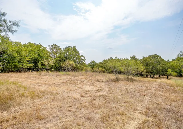 Homes for sale in Sunset, TX | 205 Pheasant Run, Sunset, TX 76270 | MLS# 21045999