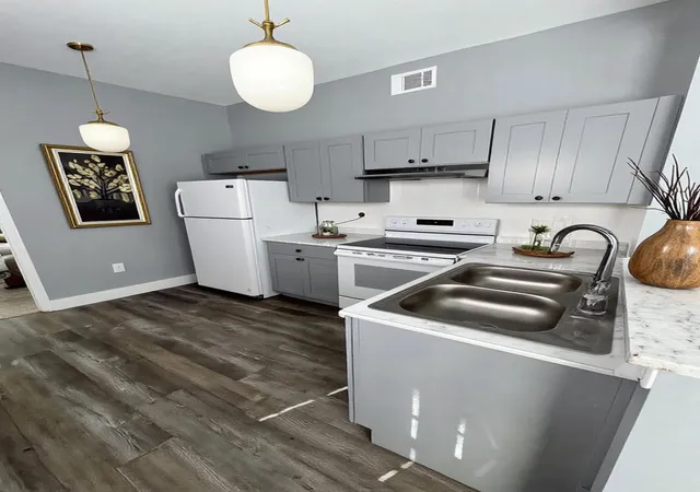 Photo 3 of Multi family home for sale at 4947 E Side Ave, Dallas, TX 75214 | MLS# 21047048 | Listing updated on 2026-08-29