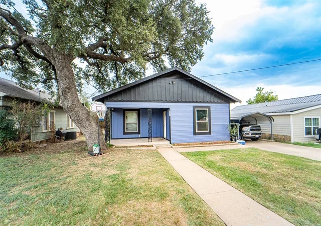 Homes for sale in Breckenridge, TX | 805 E Williams St, Breckenridge, TX 76424 | MLS# 21047123