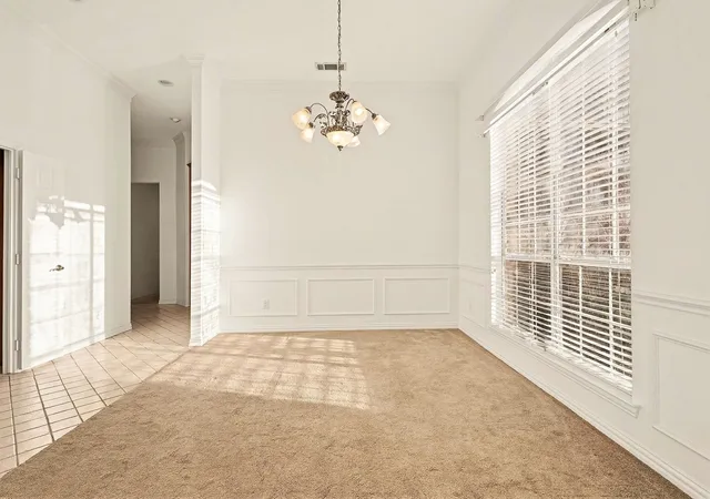 Photo 3 of Sale Pending at 1001 W Remington Park Dr, Terrell, TX 75160 | MLS# 21046609 | Listing updated on 2026-10-02